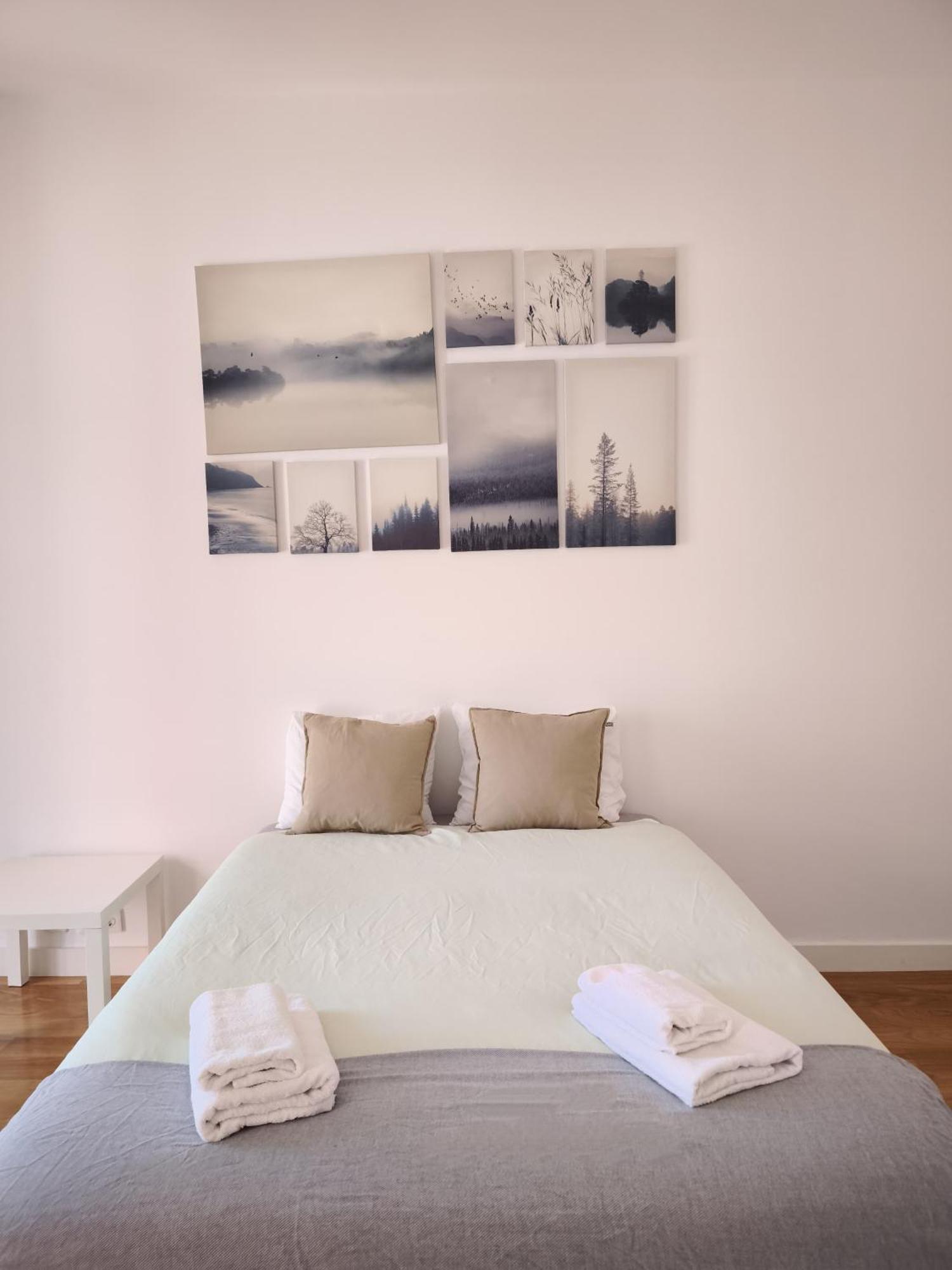 Lejlighed With Three Bedroom In Historic Largo Do Carmo Lisboa