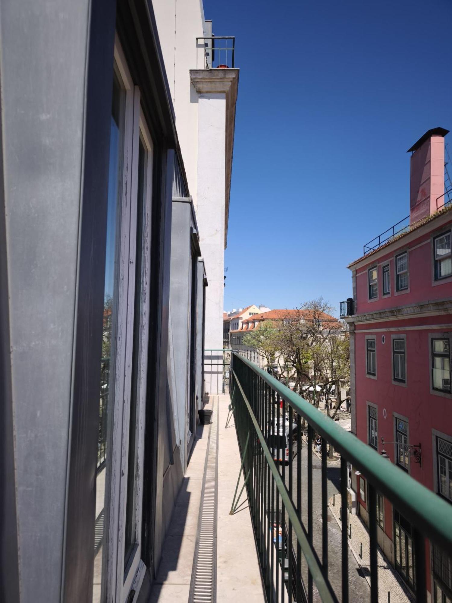With Three Bedroom In Historic Largo Do Carmo Lejlighed